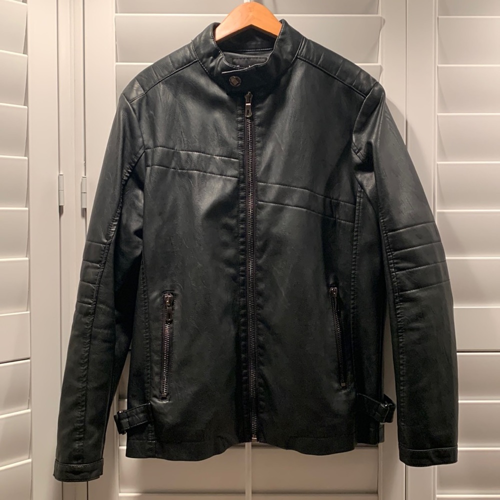 Chouyatou Men's Vintage Stand Collar Faux-Leather Jacket 111